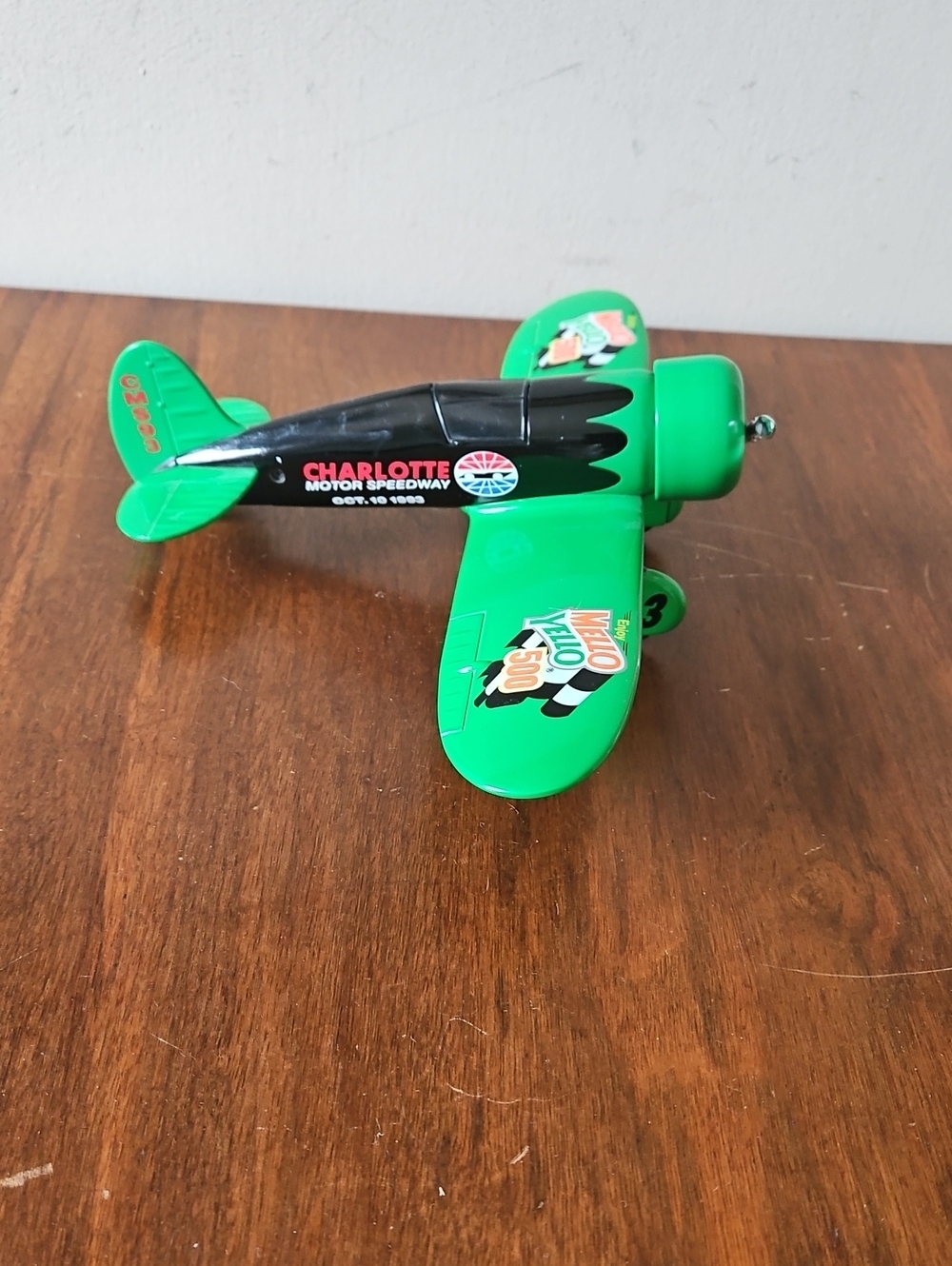 Vintage 1993 Travel Air Airplane die-cast bank Mello Yello 500 Nascar